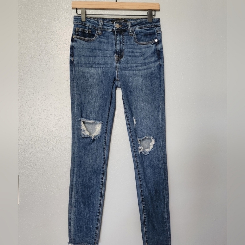 JUDY BLUE High Rise Distressed Ripped JB8877 Skinny Fit Jeans Raw Hem Size 3/26